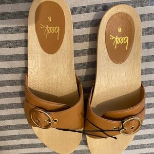 Beek wooden sandals
